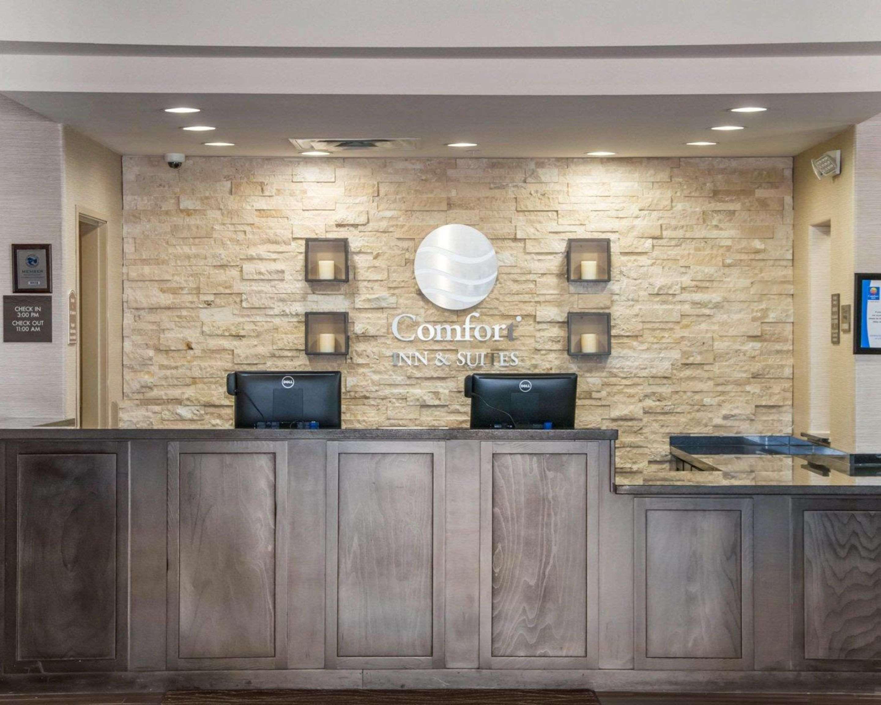 Comfort Inn & Suites San Marcos Exterior photo