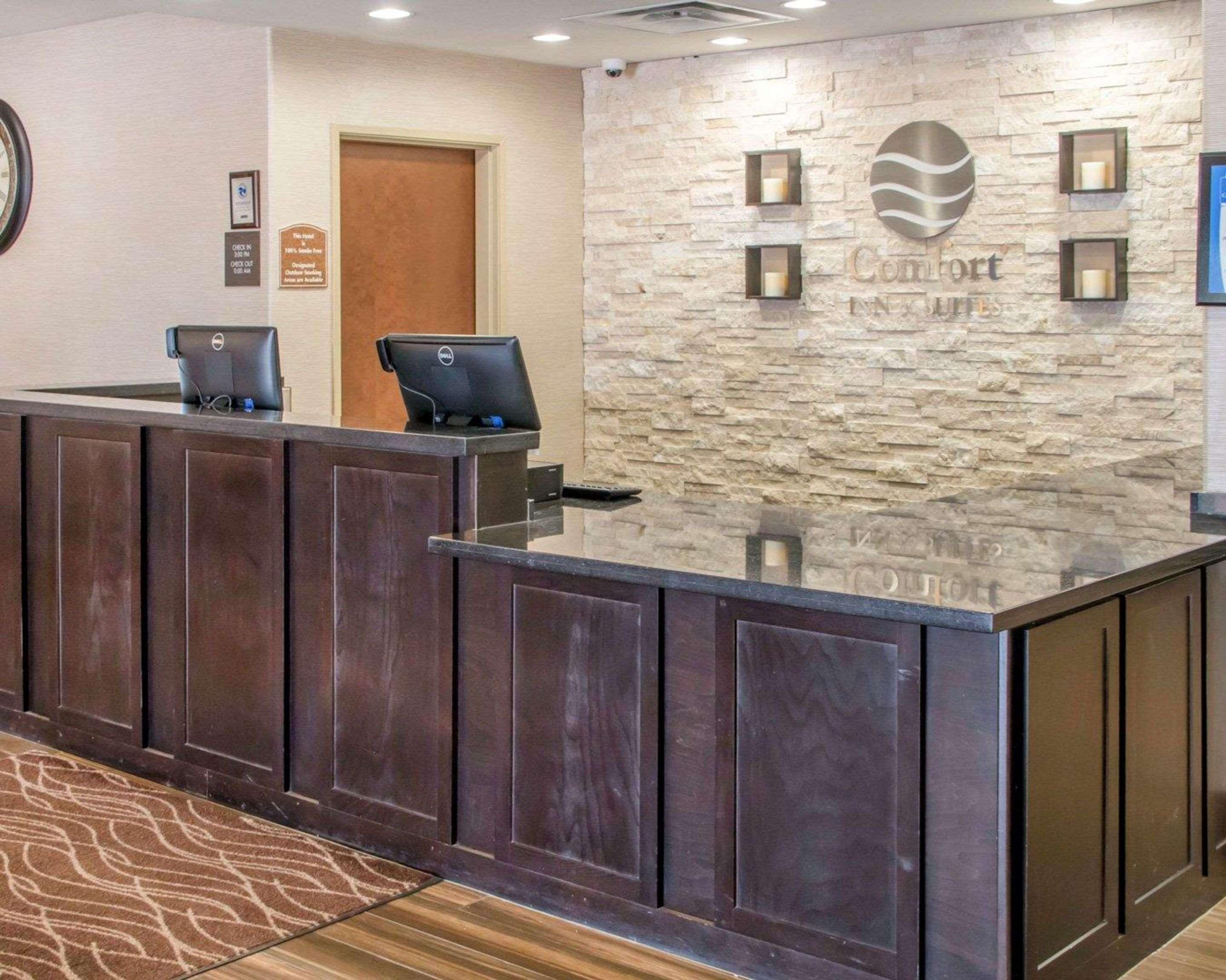 Comfort Inn & Suites San Marcos Exterior photo
